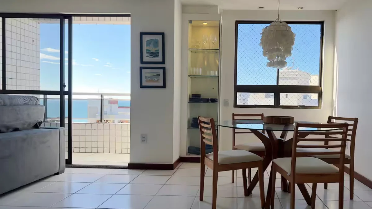 fotografia principal — arquitetura / varanda com vista, horizontal 3:2